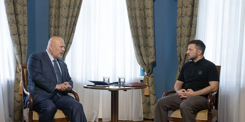 Zelenski insta a los socios occidentales a permitir los ataques en el interior de Rusia sin límite de distancia