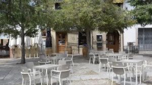 cerca de Madrid y especializado en lechazo