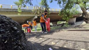 habitantes de calle participaron en un jornada de limpieza de calles