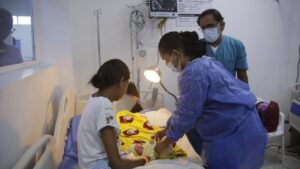 la bebé venía en posición de nalgas y con un pie afuera