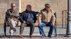 los trabajadores que encadenan paro y pensión caen un 75% en una década