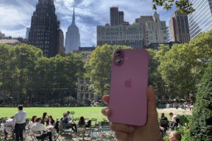 modelo con más botones y diseñado para Apple Intelligence, pero todavía sin IA