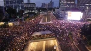 paro general y masivas protestas ponen en jaque a Benjamín Netanyahu por la muerte de rehenes en Gaza