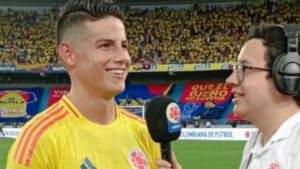 periodista estalla en júbilo en plena entrevista al 10 de la Selección Colombia tras ganarle a Argentina