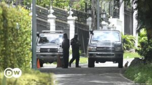policías "asedian" la Embajada de Argentina en Caracas – DW – 07/09/2024