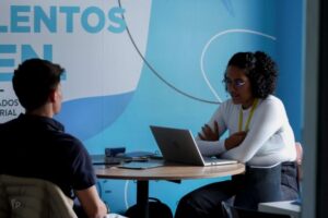 Conexión laboral Cortesía