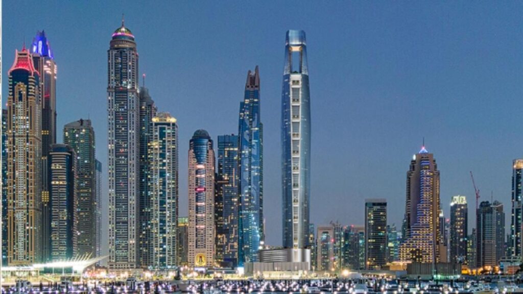 tiene más de mil habitaciones y playa privada