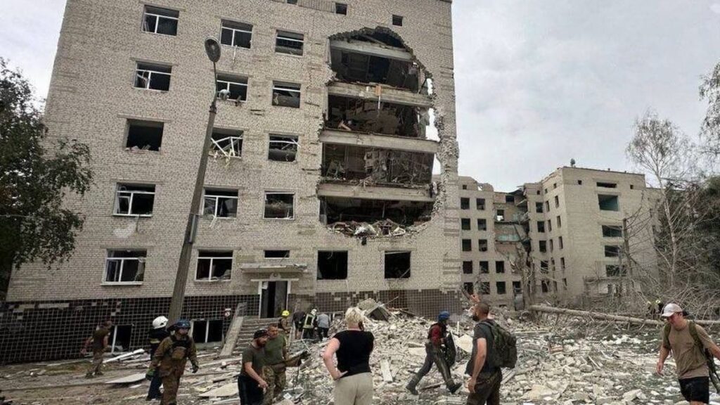 un bombardeo de Rusia dejó al menos 51 muertos y centenares de heridos