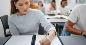 ¿Dónde puedo tomar cursos gratis? Estas son las universidades que lo certifican