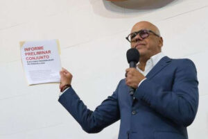 "¿Edmundo González se va a juramentar con Guaidó en Doral?", ironizó Jorge Rodríguez