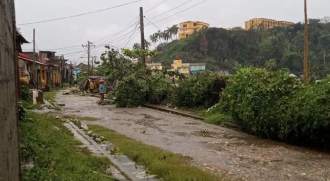 Oscar deja al menos seis muertos a su paso por el oriente de Cuba