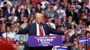 A una semana del cierre de los comicios, Donald Trump volvió a advertir trampas electorales