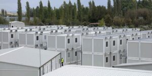 Abren los dos centros de Albania para alojar a inmigrantes enviados por Italia
