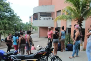 Madres de adolescentes detenidos en Caraballeda denuncian maltratos