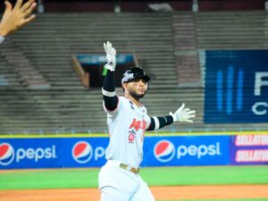 Águilas evitó la barrida al doblegar a Cardenales