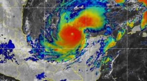 Alerta de huracán y marejada por Milton en costa oeste de Florida
