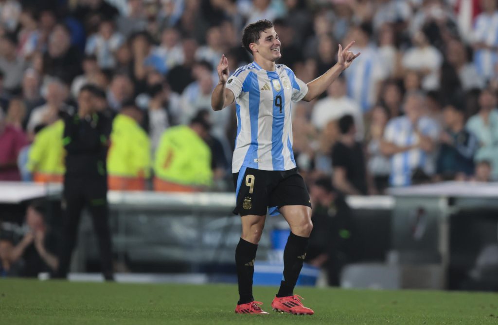 Argentina goleó a Bolivia con triplete de Messi | Diario El Luchador