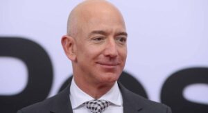 Así funciona "la regla de la hora" que usa Jeff Bezos para ser "más inteligente": la neurociencia lo avala