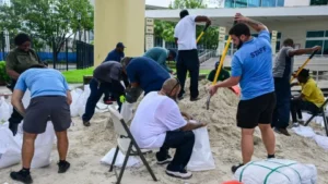 Así se prepara Florida para el impacto del huracán Milton, que avanza como categoría 5 por el Golfo de México - AlbertoNews