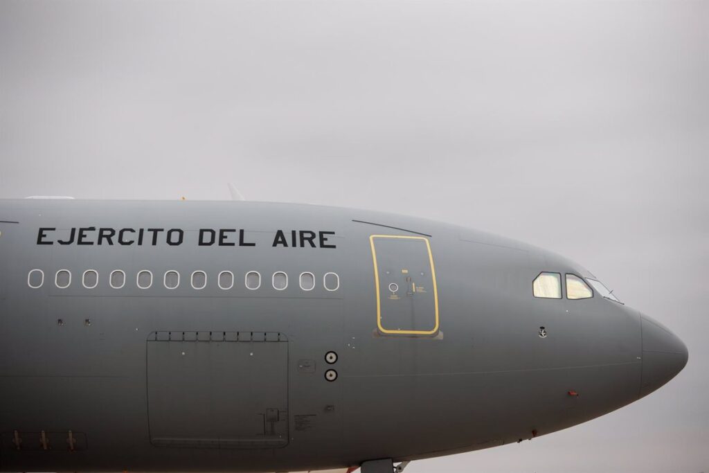 Aterriza en la Base Aérea de Torrejón el primer avión procedente de Beirut con 200 españoles evacuados de Líbano