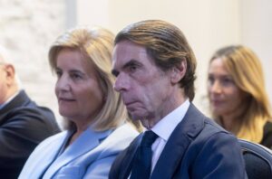 Aznar critica el "encanallamiento moral" del Gobierno por pactar la reforma de la Ley de Seguridad Ciudadana con Bildu