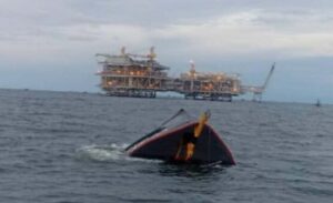 Barcaza hundida en el lago de Maracaibo: recuperan cadáver de la última persona desaparecida - AlbertoNews