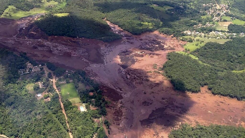 Brasil acordó con BHP una indemnización de u$s30.000 millones por la tragedia ecológica en 2015