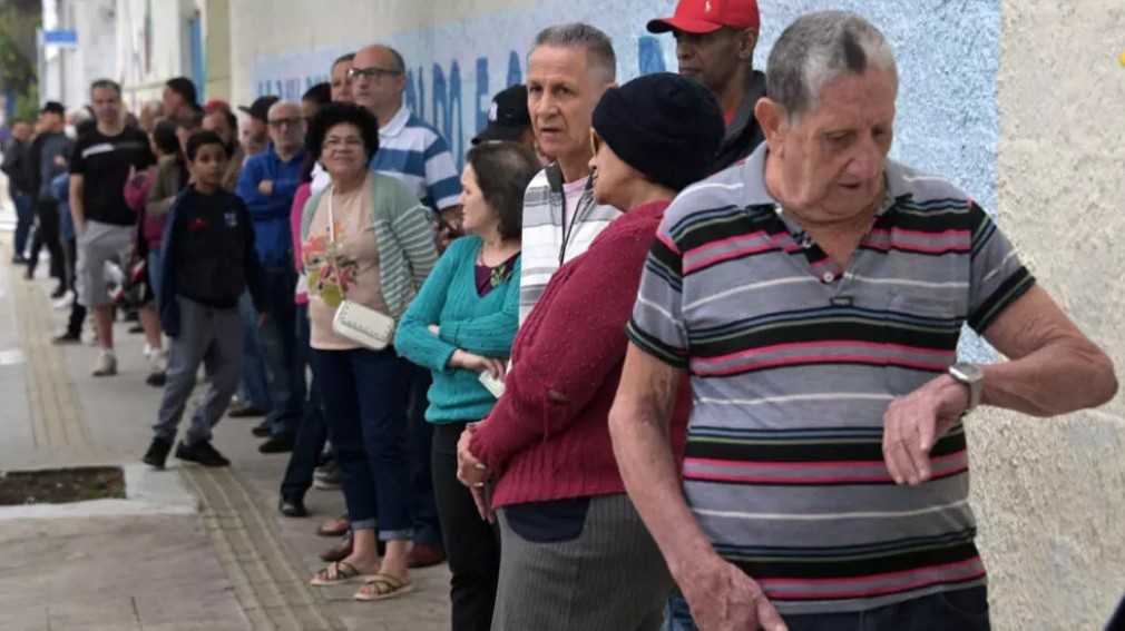 Brasil vota en la segunda vuelta de las municipales en un nuevo test para Lula y Bolsonaro - AlbertoNews