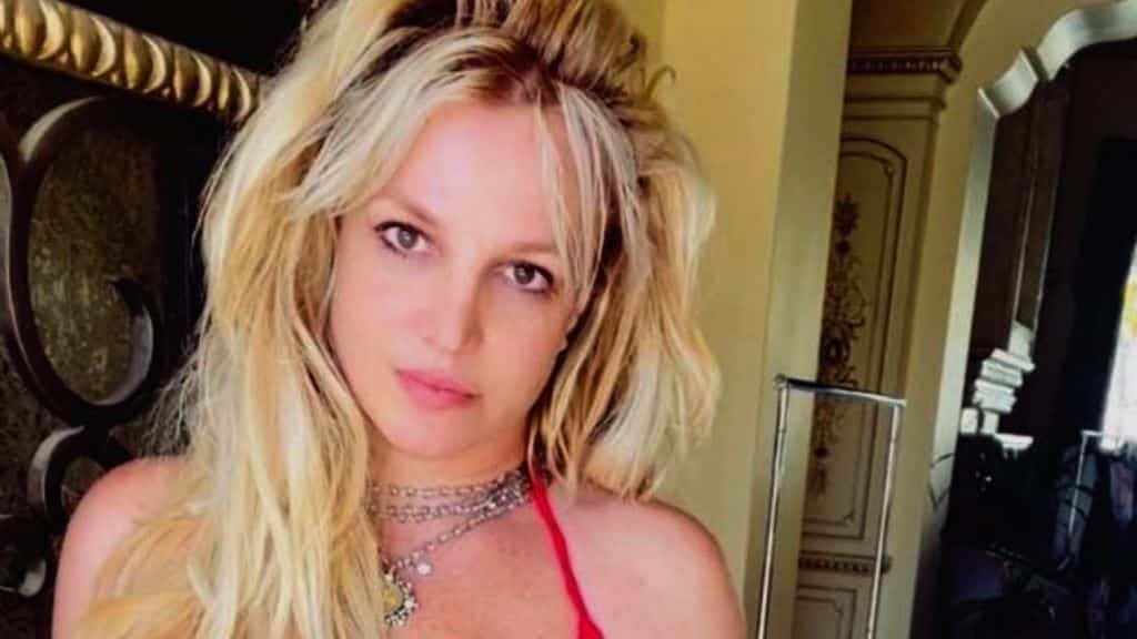 Britney Spears anuncia que se casó consigo misma - AlbertoNews