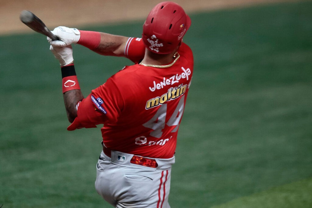 Cardenales pasó la escoba en el Monumental: Ravelo suma ocho turnos consecutivos bateando hit - AlbertoNews