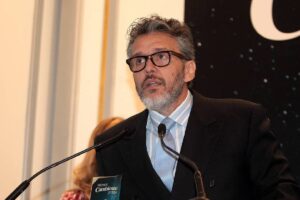 Confiemos y colaboremos con la justicia penal internacional