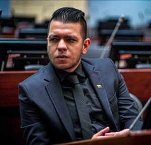 Criticas al proyecto para aumentar curules en el Congreso