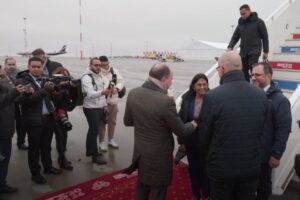 Delcy Rodríguez e Yván Gil aterrizaron en Rusia para asistir a la cumbre de los Brics