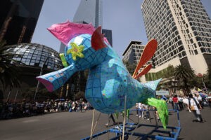 Desfile de alebrijes marca inicio de festividades de Día de Muertos en Ciudad de México (Fotos) - AlbertoNews