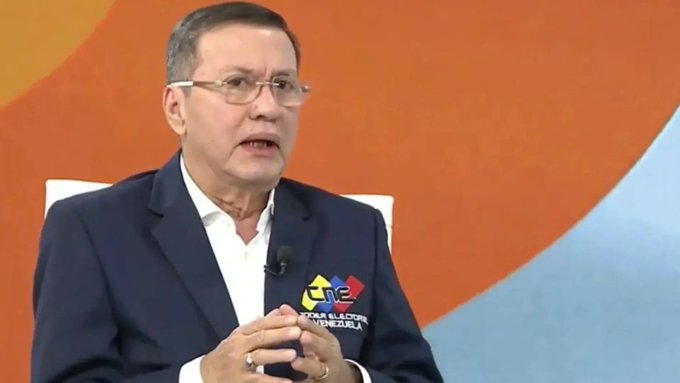 Designan a Conrado Pérez como nuevo rector principal del CNE