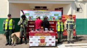 Detiene en Puente sobre el Lago a pareja con droga en estómagos