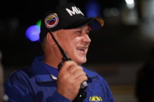Diosdado Cabello compartió con jóvenes durante recorrido por Guarenas y Guatire