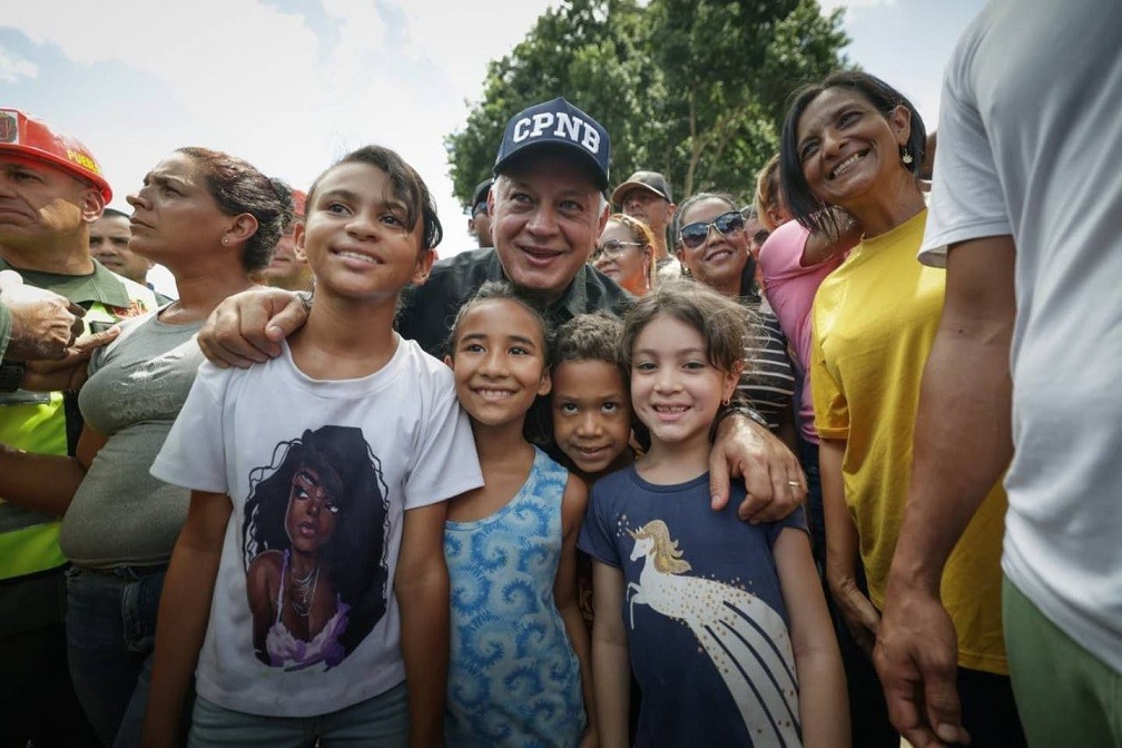 Diosdado Cabello ratificó que los integrantes de los Órganos de Seguridad Ciudadana se deben a la atención del Pueblo venezolano