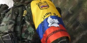 Disidencias de FARC colocan explosivos en casas y en escuela