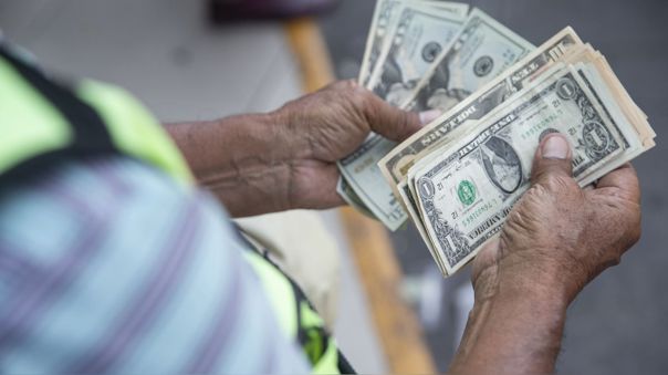 Dólar paralelo llega a Bs. 47 y la brecha con el oficial es de 10 bolívares