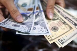 Dólar paralelo por encima de Bs 49 al aumentar 13,2% en octubre