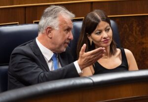 El Gobierno propone al PP repartir a los menores migrantes no acompañados según la población de cada CCAA