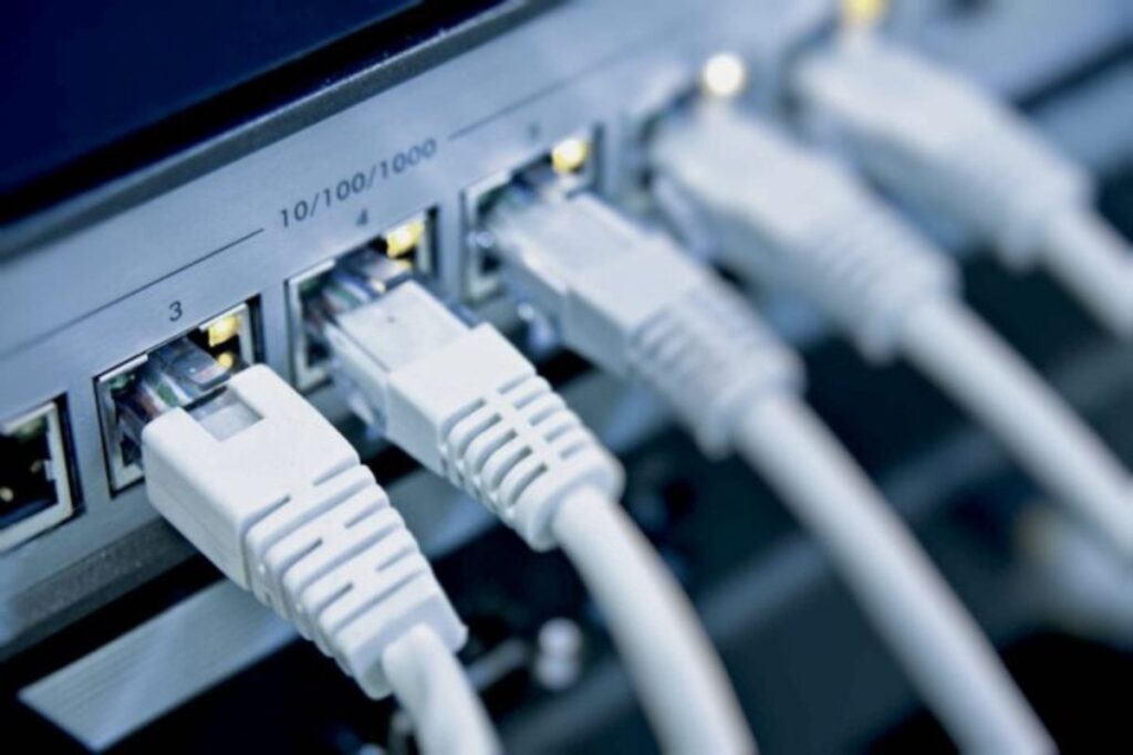 ¡Solo la mitad de los venezolanos navega en la red! El acceso a internet es limitado