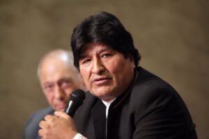 El expresidente de Bolivia Evo Morales denuncia que ha sido víctima de un intento de asesinato