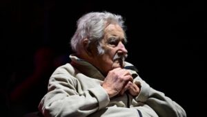 Expresidente de Uruguay José Mujica reaparece en acto electoral