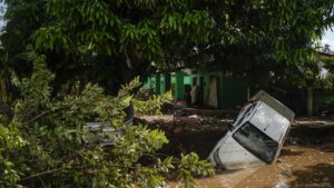 El huracán John deja más de 235.000 damnificados en México - AlbertoNews