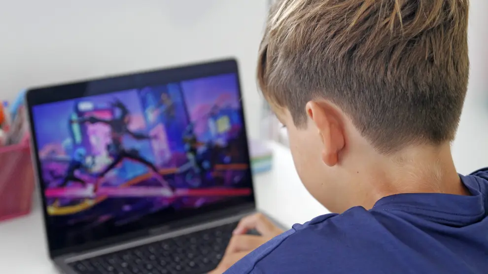 El peligro detrás de los ‘amigos virtuales’: Un niño de 14 años en EEUU se quita la vida tras enamorarse de una IA