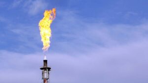 El petróleo vuelve a fluir a raudales en Libia con la reapertura de sus grandes campos de crudo