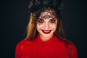El riesgo de comprar lentillas de fantasía para Halloween fuera de las ópticas