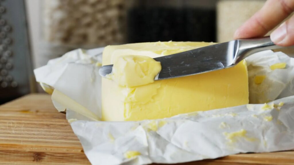 El truco de una chef para conservar la mantequilla fuera de la nevera sin que se estropee